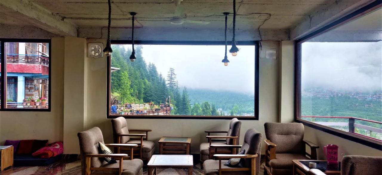 Cafe Monkbase- Food And Stay Manāli Kültér fotó
